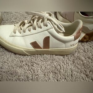 Veja Women's Campo Leather Sneaker